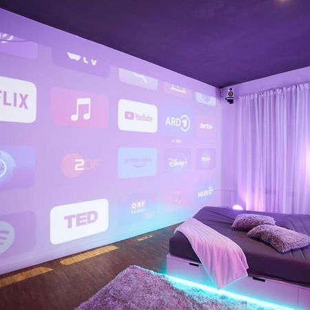 Huge Apartment With Home Cinema And Kitchen In Friedrichshain Berlino Esterno foto