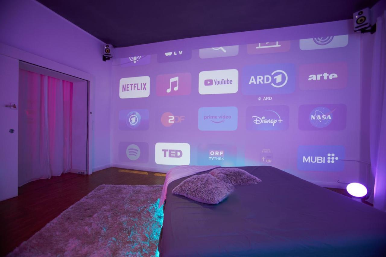 Huge Apartment With Home Cinema And Kitchen In Friedrichshain Berlino Esterno foto